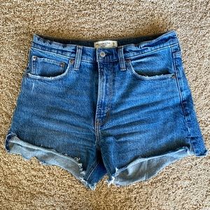 Abercrombie & Fitch 4” Mom Short High Rise